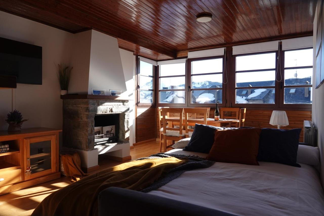 Stone Garaje Cubierto Y Trastero Pirineos360 Apartment Formigal Ngoại thất bức ảnh