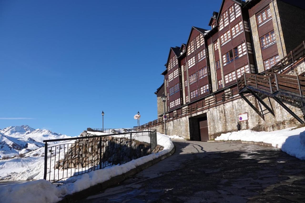 Stone Garaje Cubierto Y Trastero Pirineos360 Apartment Formigal Ngoại thất bức ảnh